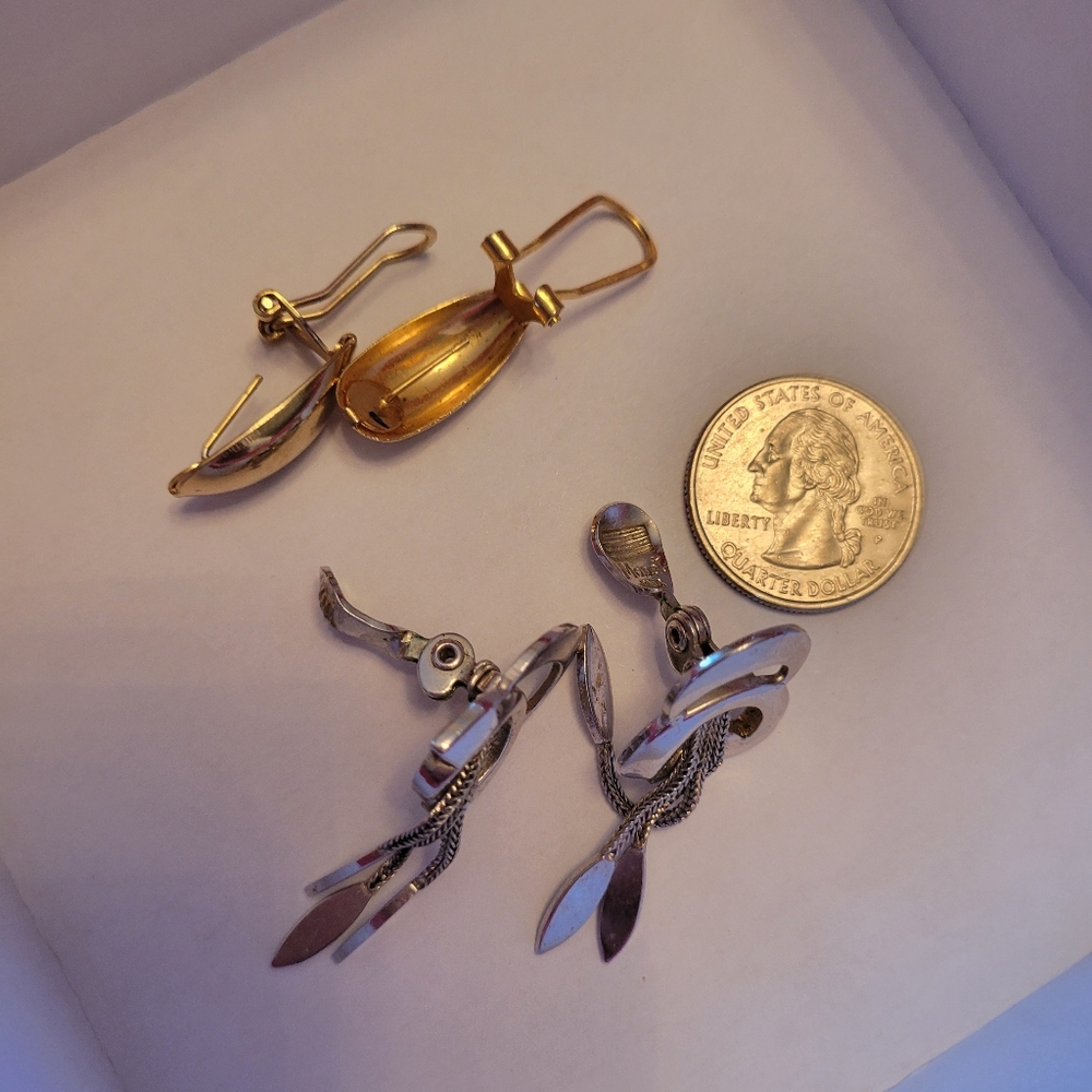 Vintage Monet Silver-tone & Unsigned Gold-tone Clip-On Earrings ~ 1970s? - Picture 14 of 16